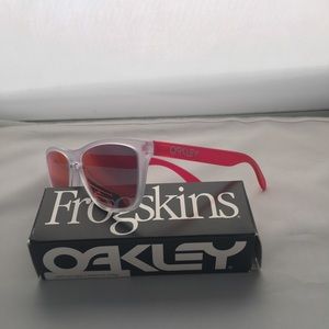 Oakley Frogskin sunglass NWT